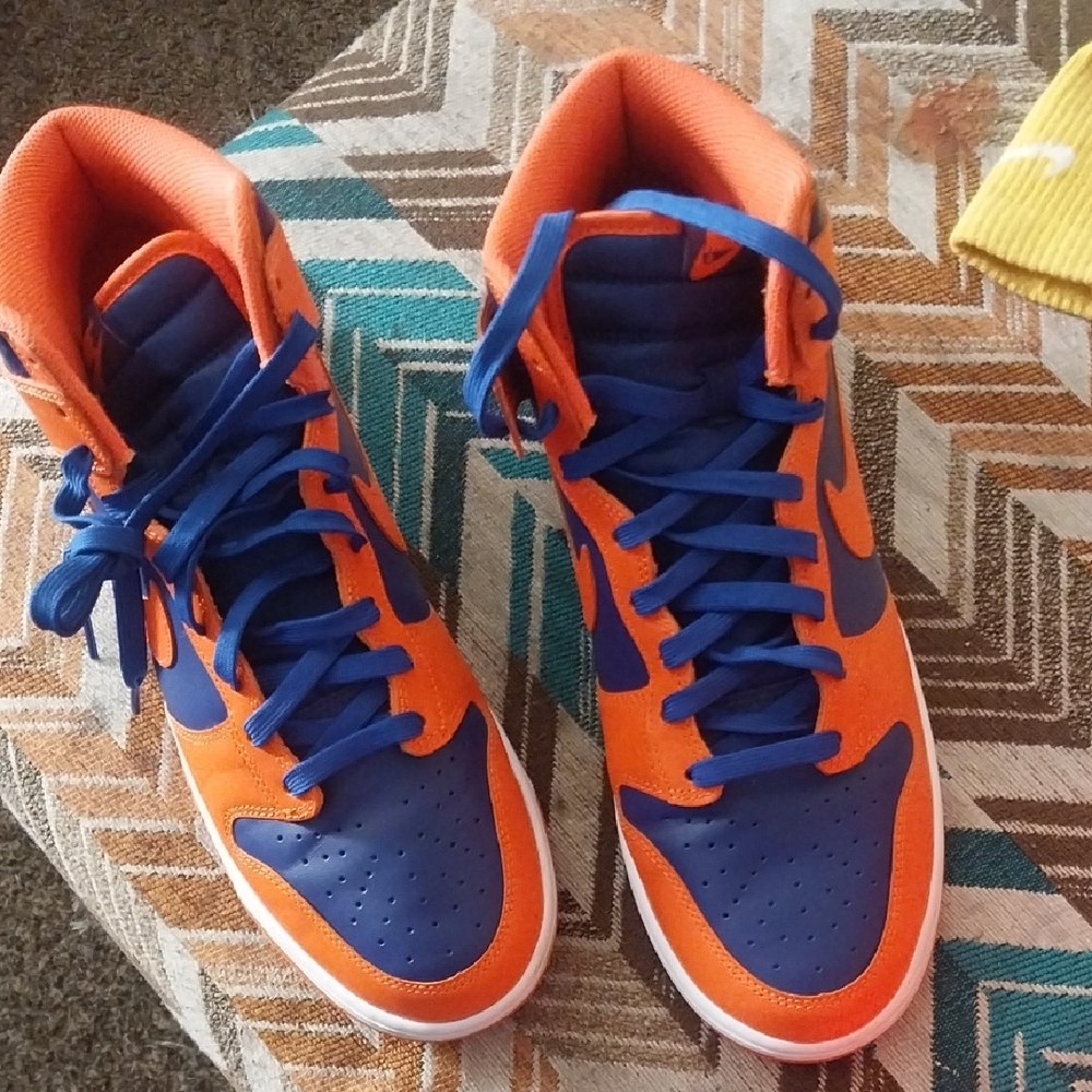Mens High-Top Retro Nike Dunks - Orange and Blue